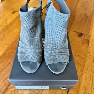 Vince Camuto Gray Perforated Ankle Booties 8.5